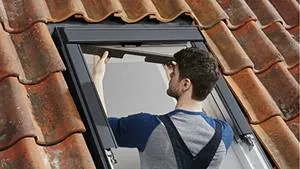 Cristalera Ibérica es distribuidor oficial de las ventanas para tejado VELUX en Toledo. 